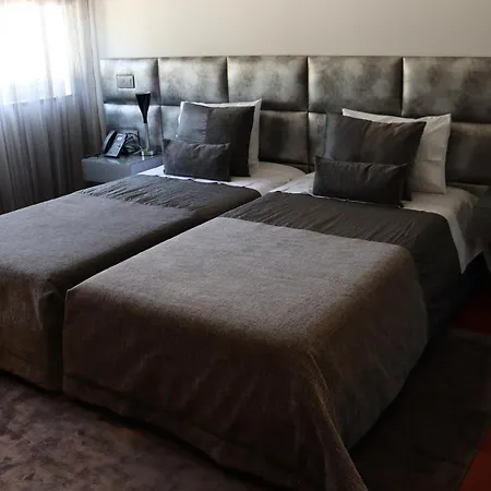 إف إتش 4*