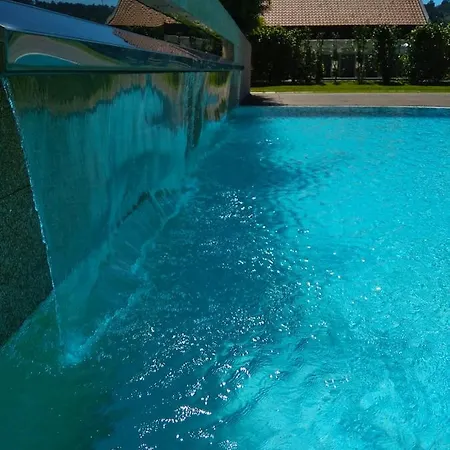 فندق إف إتش 4*
